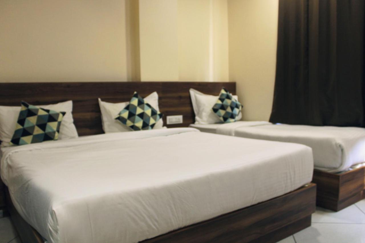 Maruti Group Of Hotels - Shri Naman Nāthdwāra Eksteriør billede