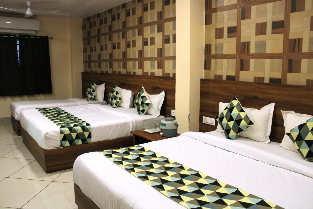 Maruti Group Of Hotels - Shri Naman Nāthdwāra Eksteriør billede
