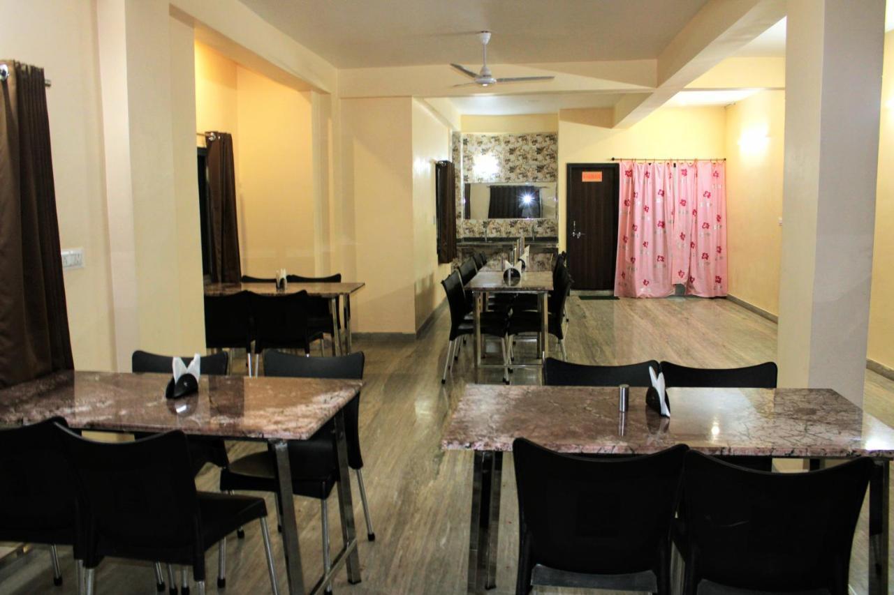 Maruti Group Of Hotels - Shri Naman Nāthdwāra Eksteriør billede
