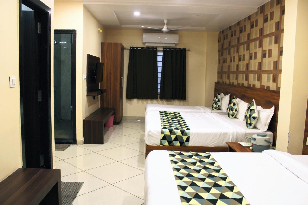 Maruti Group Of Hotels - Shri Naman Nāthdwāra Eksteriør billede