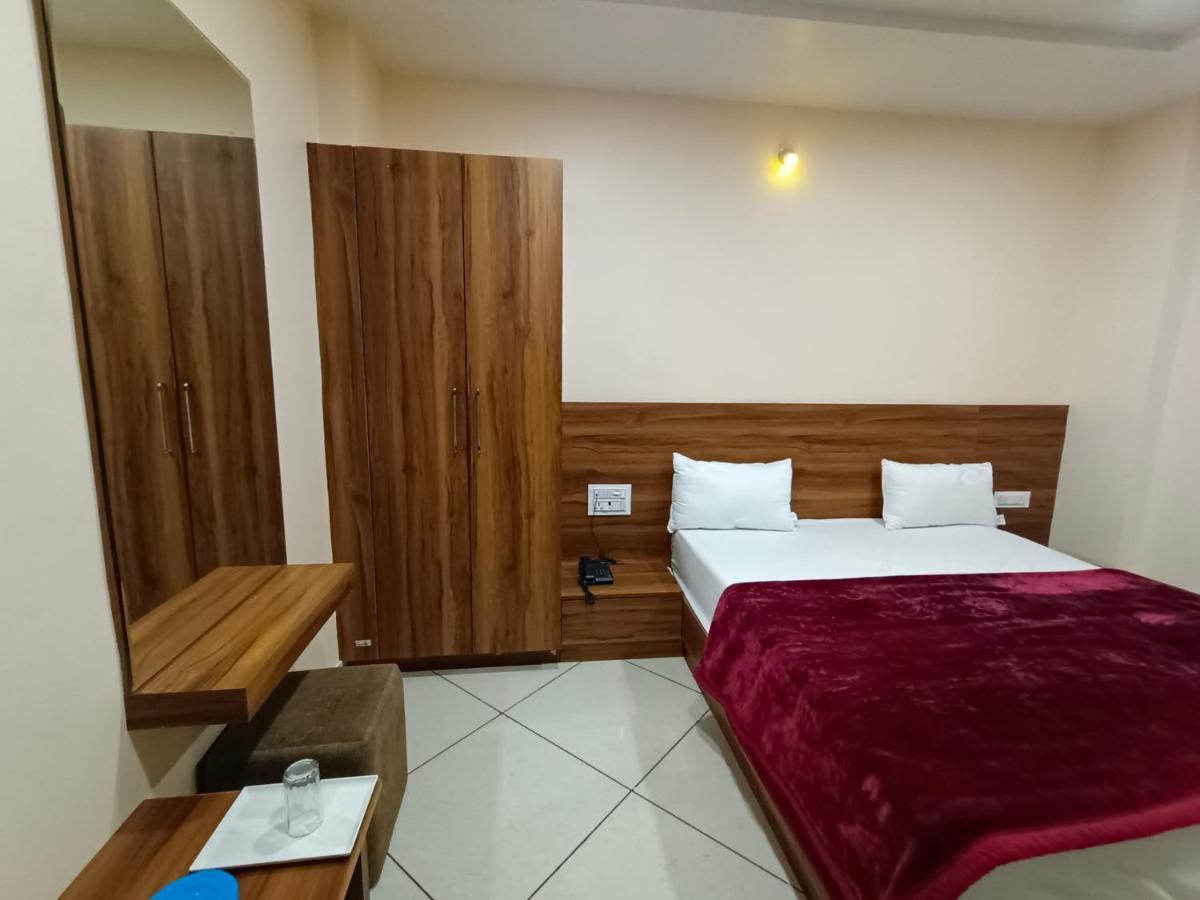 Maruti Group Of Hotels - Shri Naman Nāthdwāra Eksteriør billede