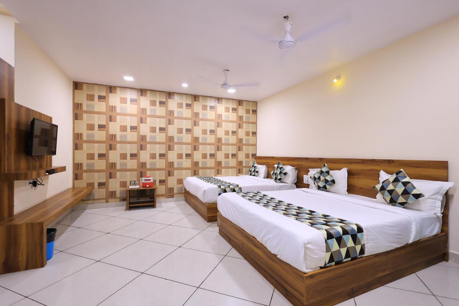Maruti Group Of Hotels - Shri Naman Nāthdwāra Eksteriør billede